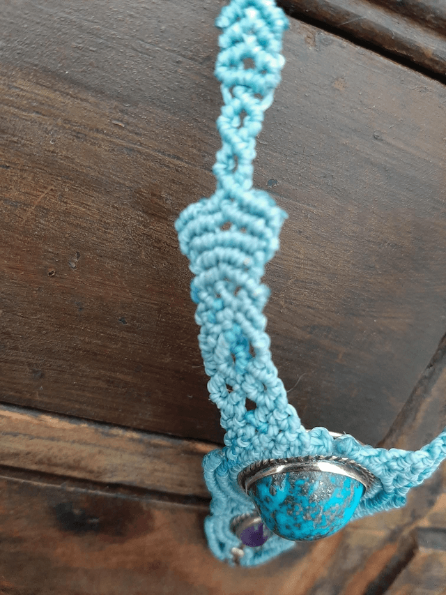 Collier macramé. Pierres fines Turquoise et Améthyste. Style bohème , ethnique