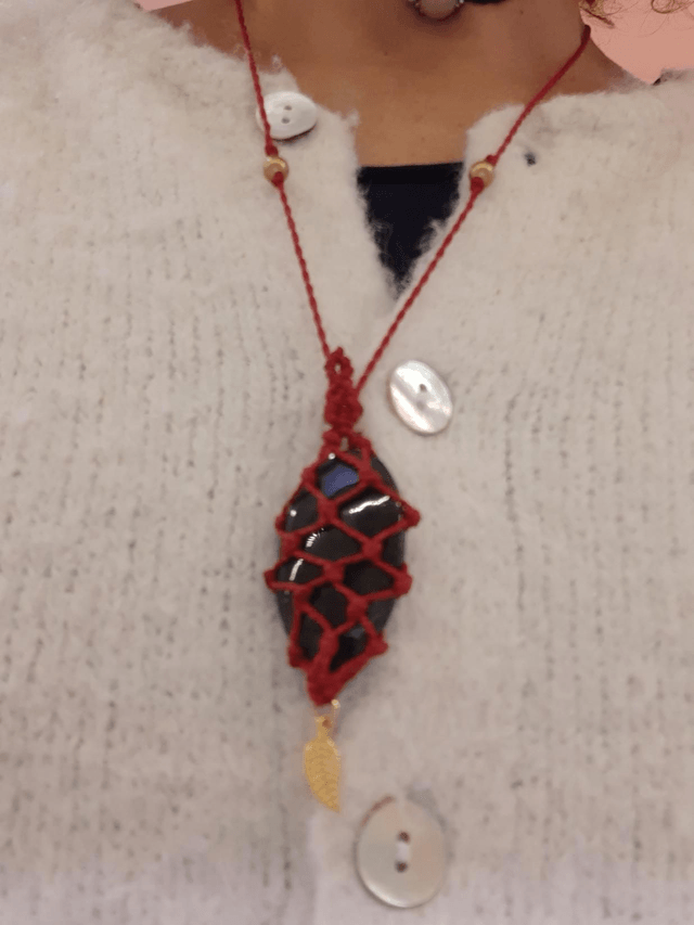 Pendentif macramé porte pierre