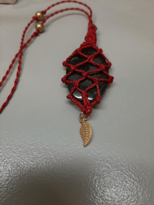 Pendentif macramé porte pierre