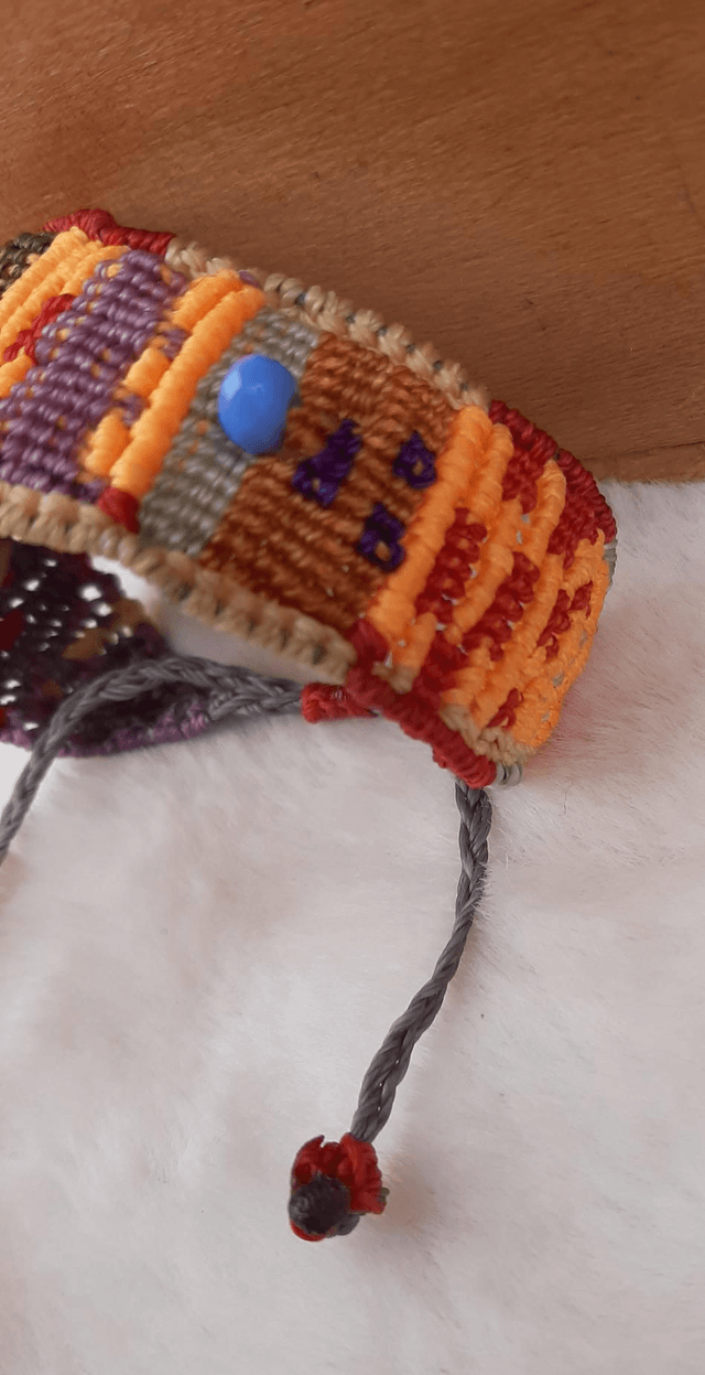 Bracelet coloré en macramé et perles naturelle 