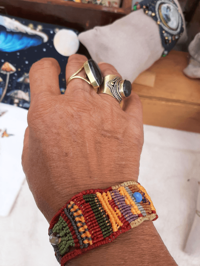 Bracelet coloré en macramé et perles naturelle 