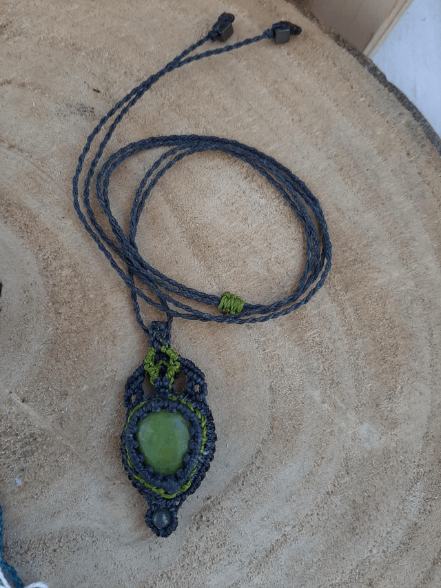 Collier macramé et serpentine